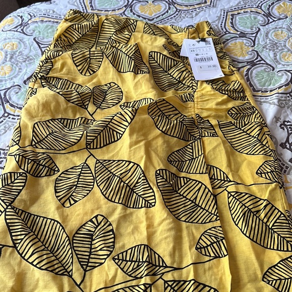 Zara skirt only - Picture 4 of 4